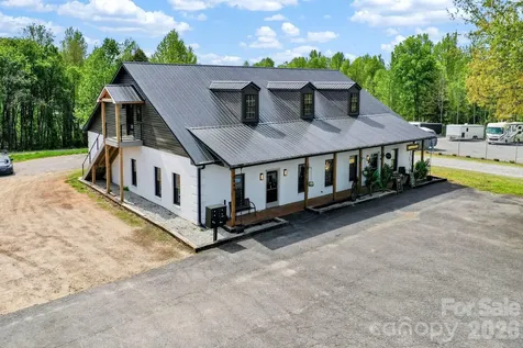 3440 E Broad Street Statesville NC 28625