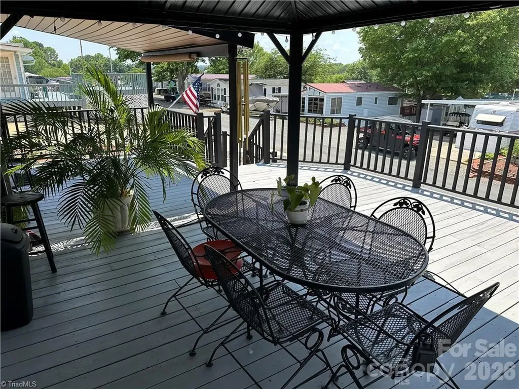 120 Elm Street New London NC 28127