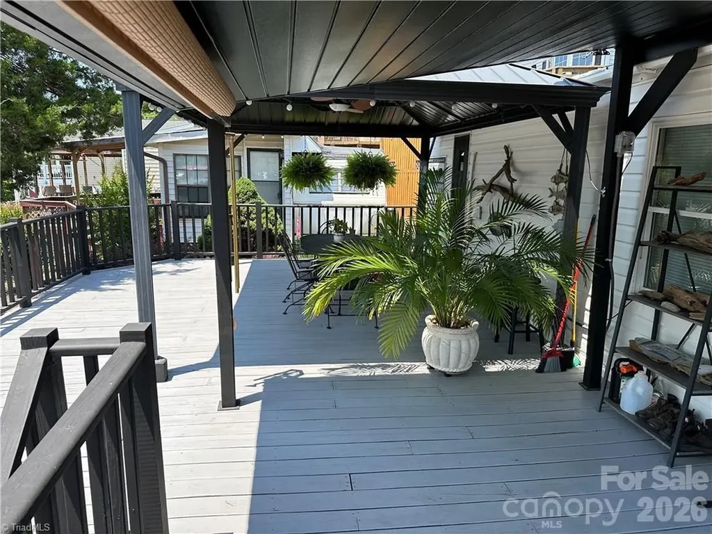 120 Elm Street New London NC 28127