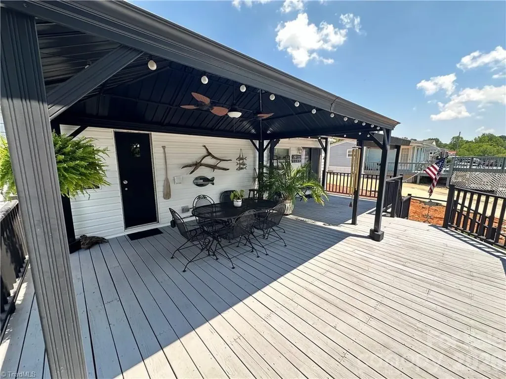 120 Elm Street New London NC 28127