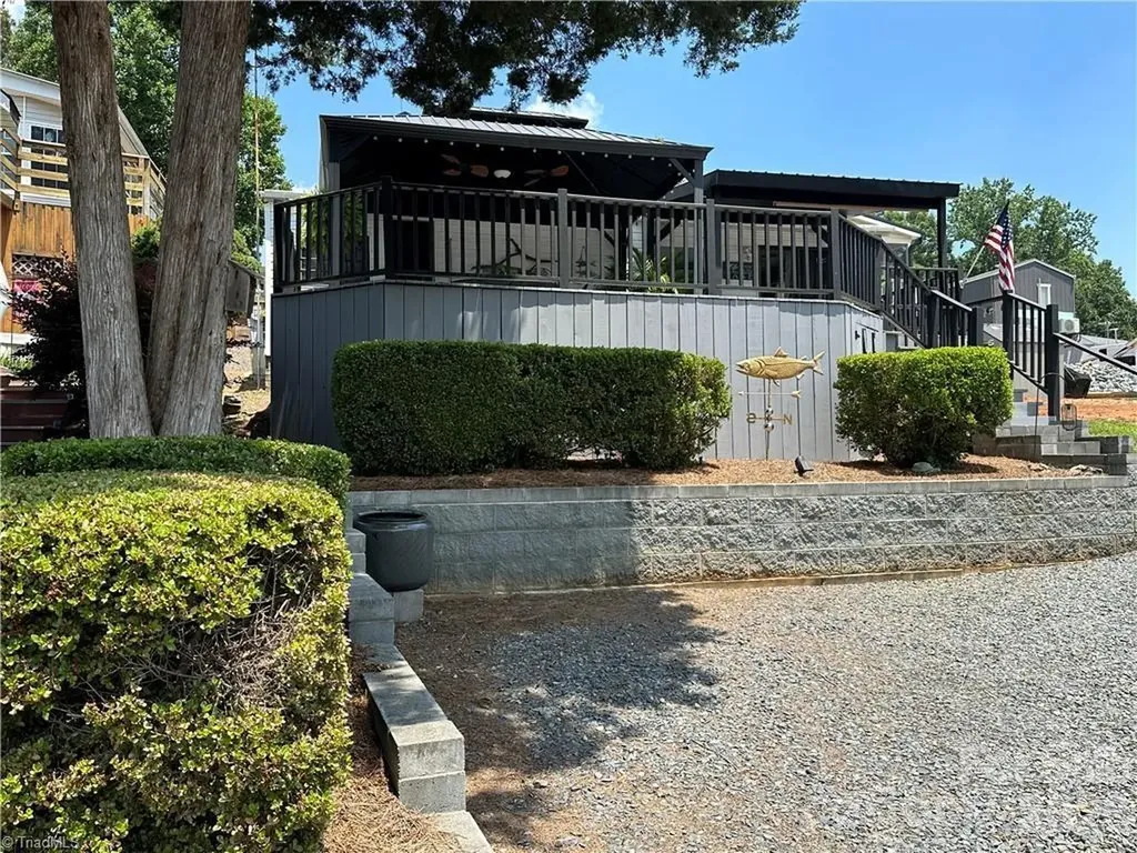 120 Elm Street New London NC 28127