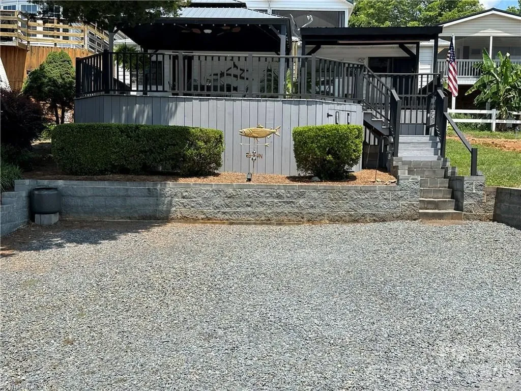 120 Elm Street New London NC 28127