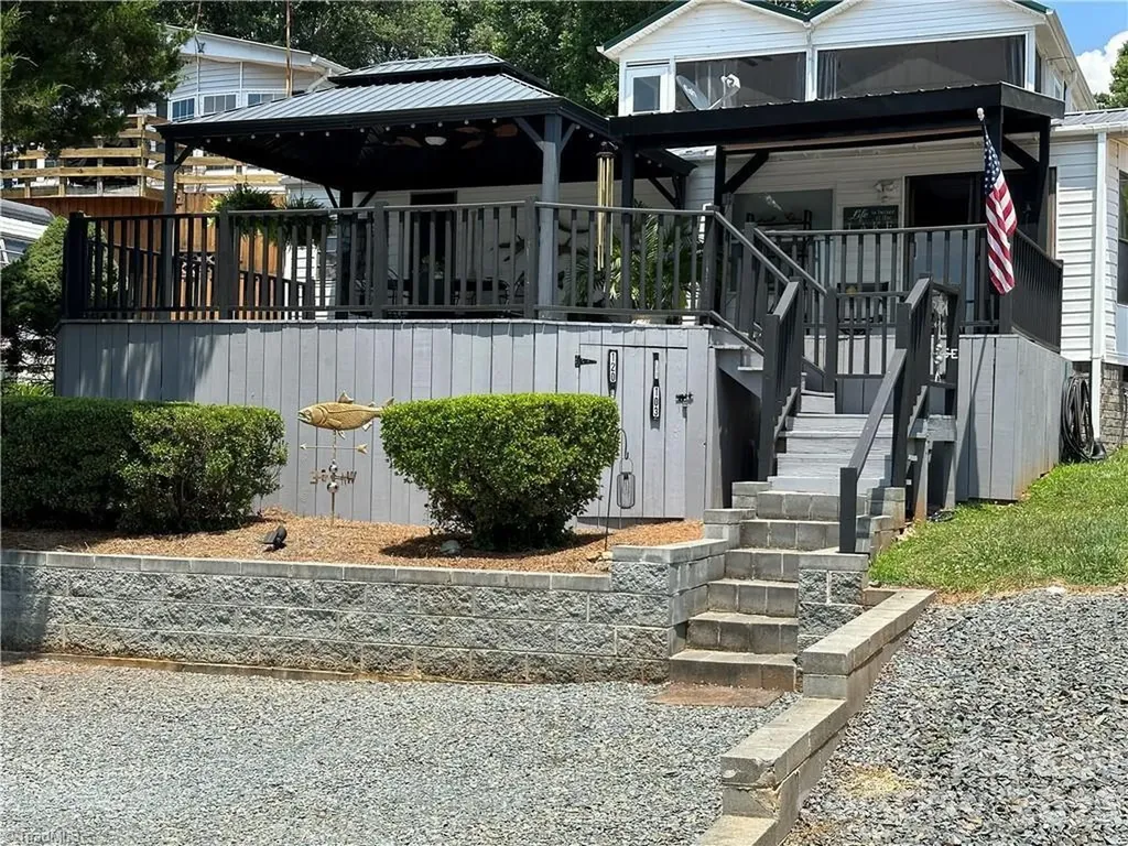 120 Elm Street New London NC 28127