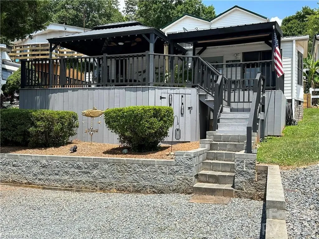 120 Elm Street New London NC 28127