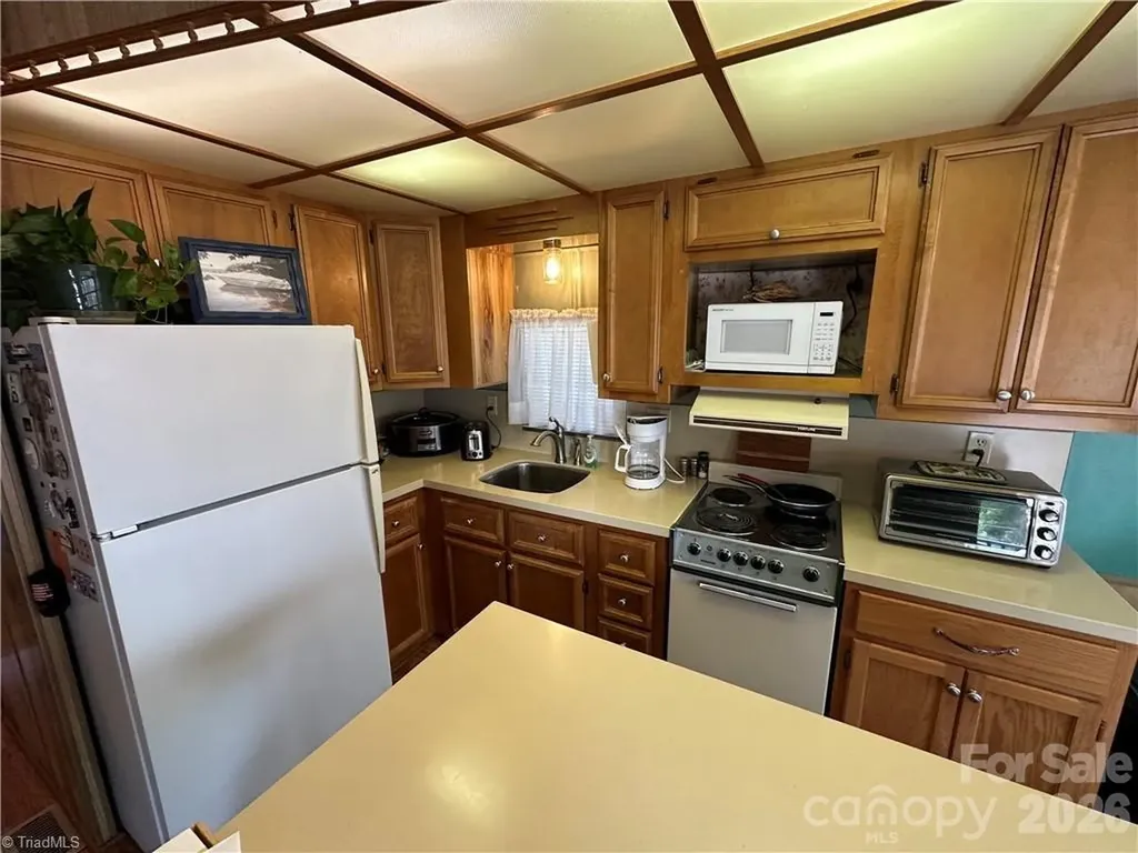 120 Elm Street New London NC 28127