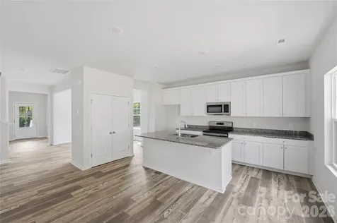 5145 Mark Drive NE Hickory NC 28601