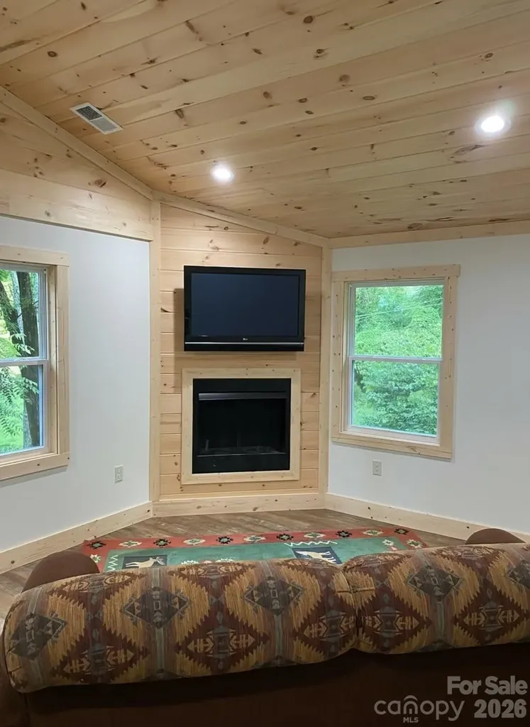 440 Huskey Road Bryson City NC 28713