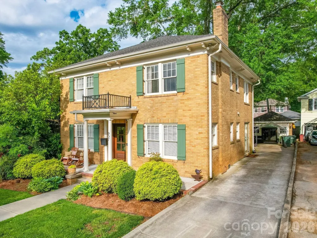 907 Edgewood Circle Gastonia NC 28052