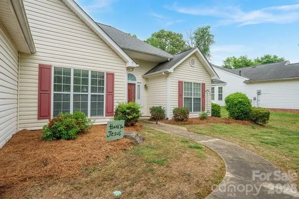 1236 Midlake Road Kannapolis NC 28083