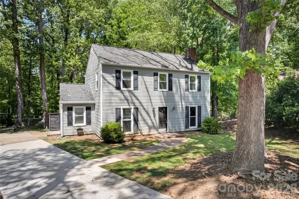 7942 Surreywood Place Charlotte NC 28270