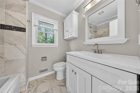 7942 Surreywood Place Charlotte NC 28270