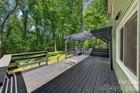 7942 Surreywood Place Charlotte NC 28270