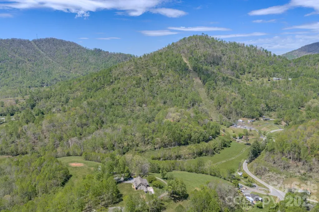 143 Gouge Cemetery Road Bakersville NC 28705