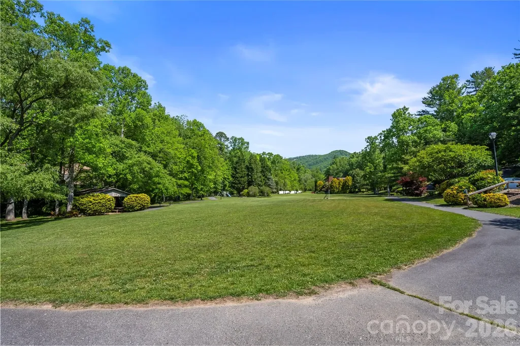 128 Churchill Downs Drive Fairview NC 28730