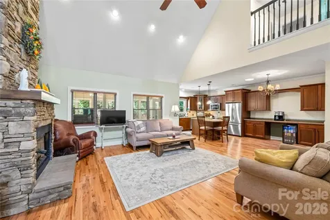 128 Churchill Downs Drive Fairview NC 28730