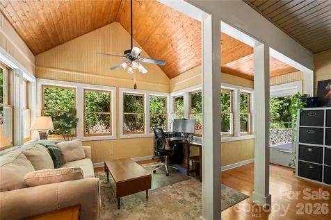 128 Churchill Downs Drive Fairview NC 28730
