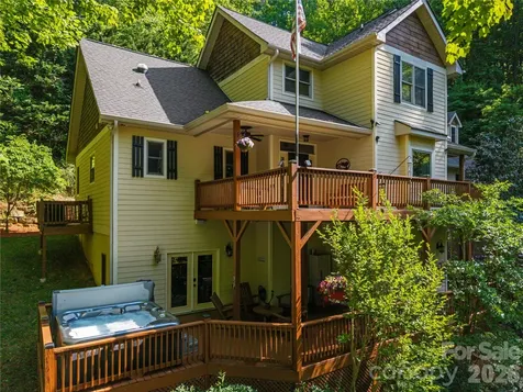 128 Churchill Downs Drive Fairview NC 28730