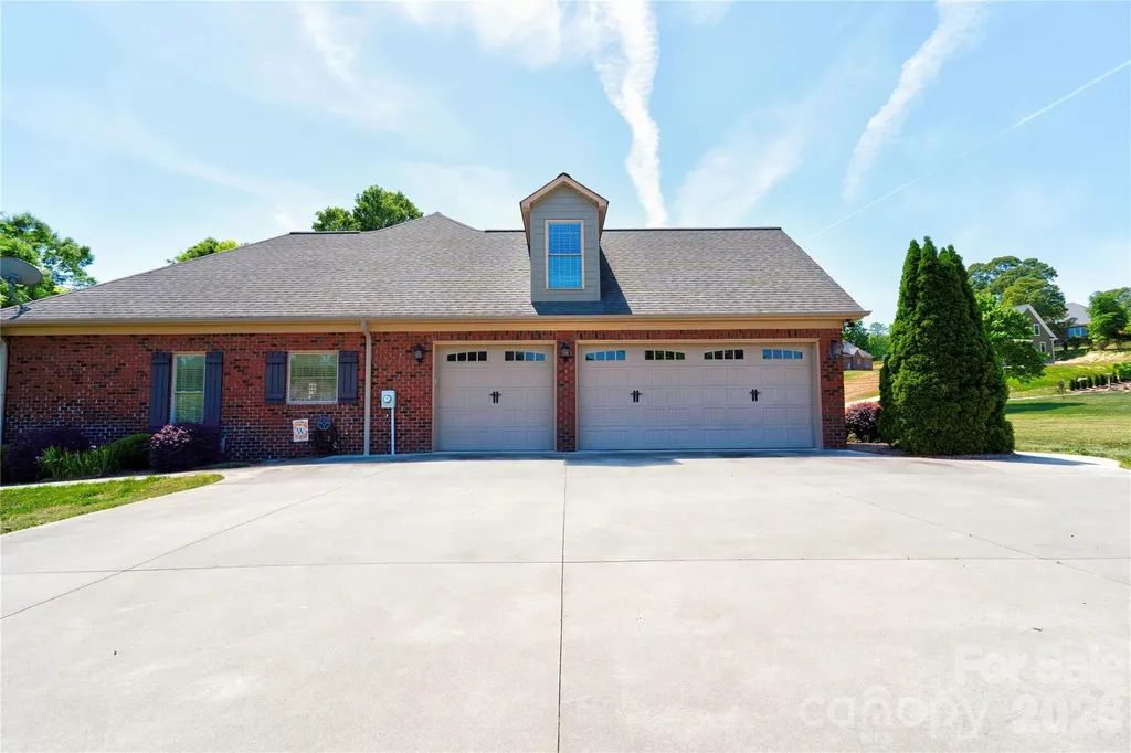 207 Cross Creek Drive Cherryville NC 28021