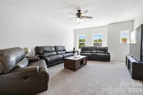 1124 Greenbridge Drive Matthews NC 28105