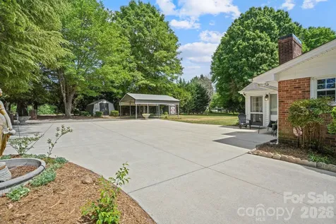 3328 Sulphur Springs Road NE Hickory NC 28601