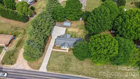 3328 Sulphur Springs Road NE Hickory NC 28601