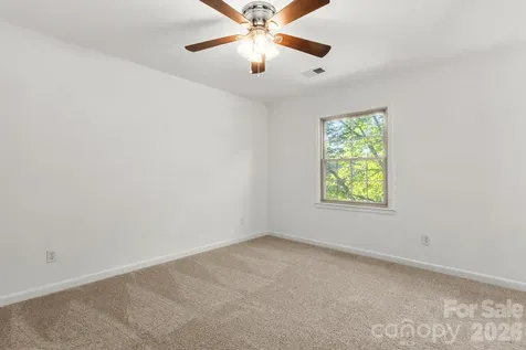 6748 Constitution Lane Charlotte NC 28210