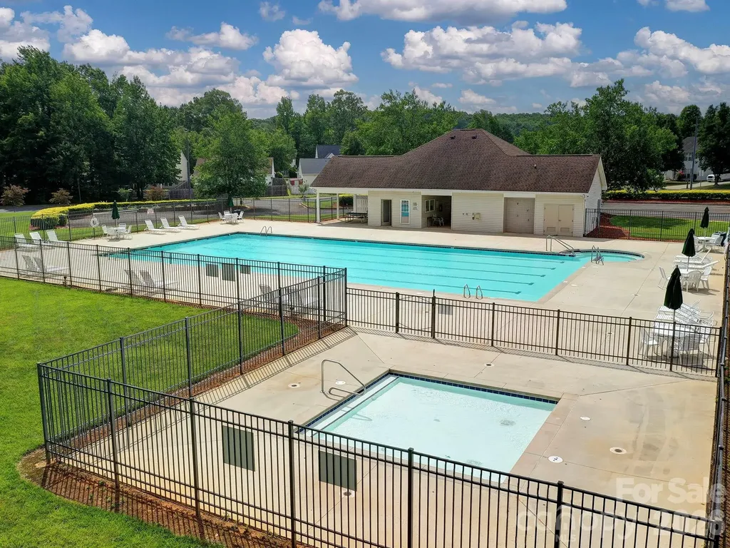8110 Slickrock Circle Charlotte NC 28215