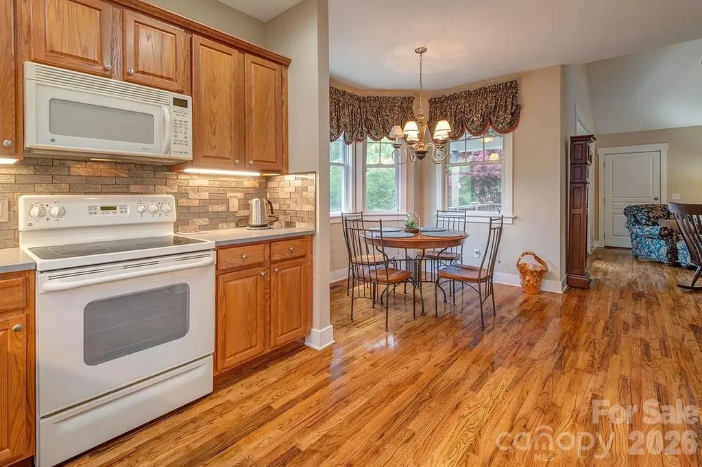 4 Olde Cottage Lane Asheville NC 28803
