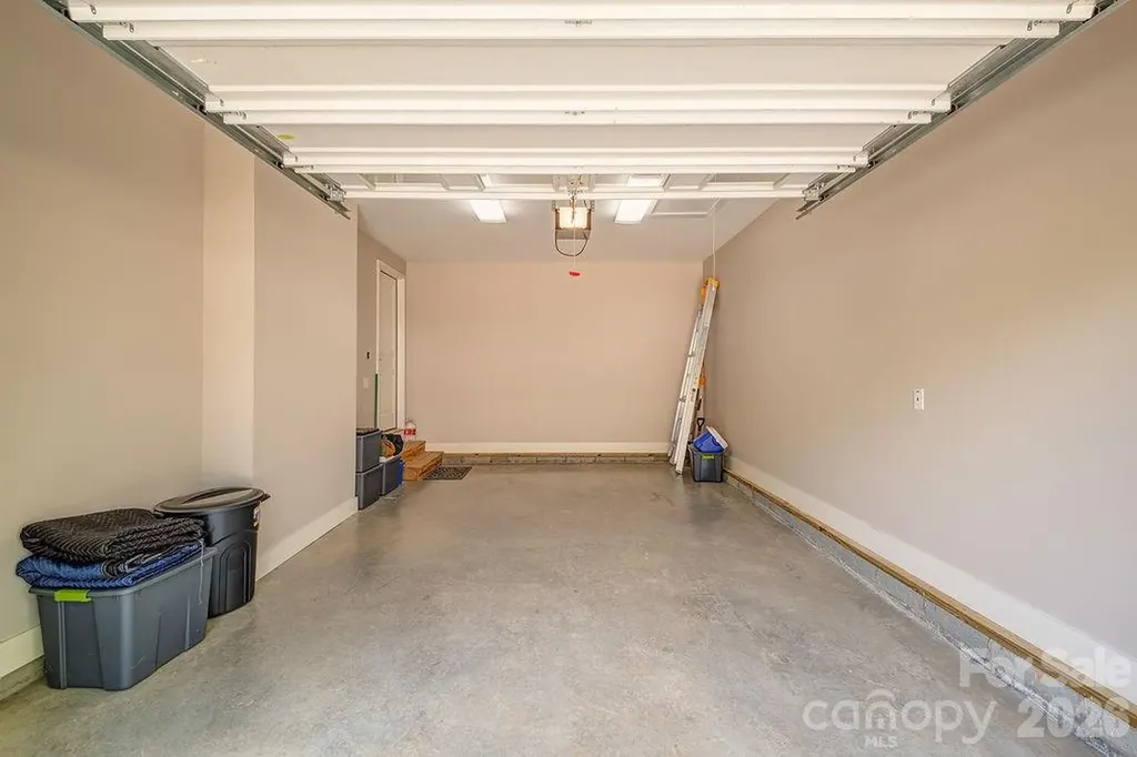 4 Olde Cottage Lane Asheville NC 28803