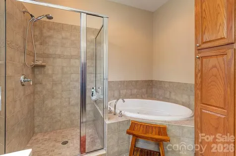 4 Olde Cottage Lane Asheville NC 28803