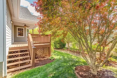 4 Olde Cottage Lane Asheville NC 28803