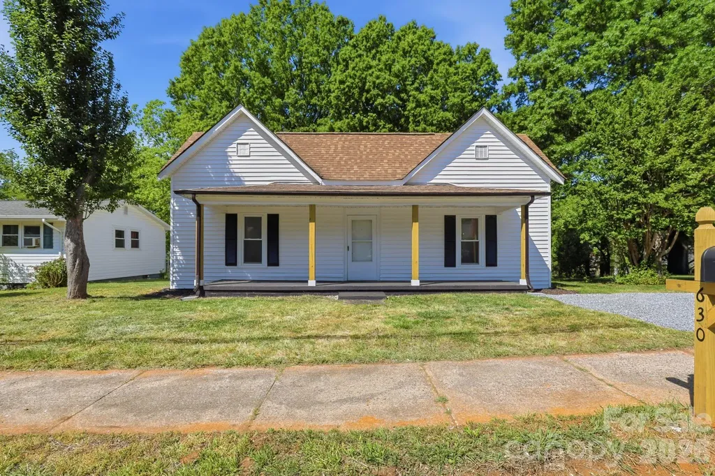 630 N Davis Avenue Newton NC 28658