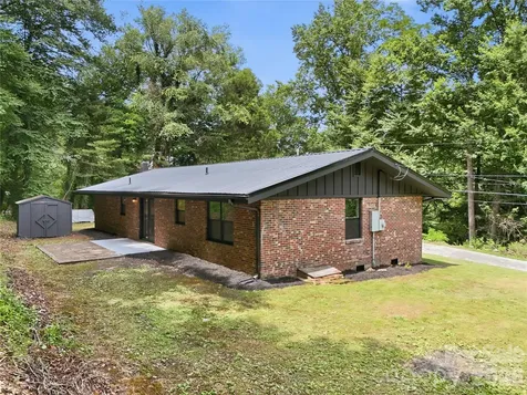 30 Top Of The Mountain Road Hendersonville NC 28739