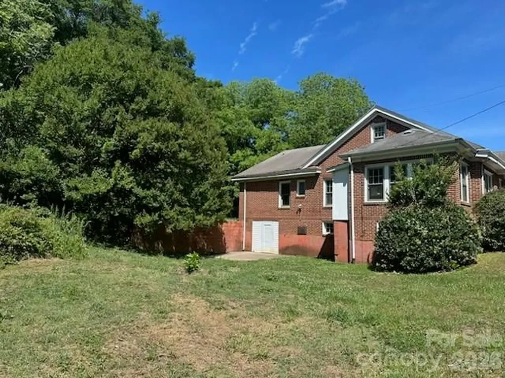 1407 E Marion Street Shelby NC 28152
