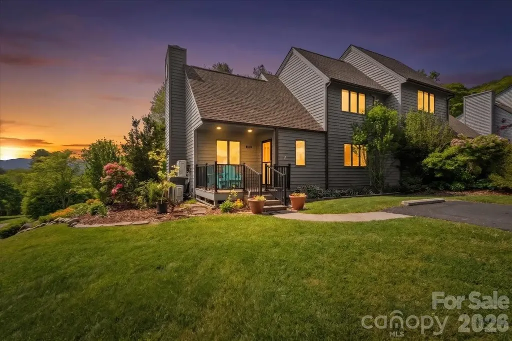 301 Robertson Street Burnsville NC 28714