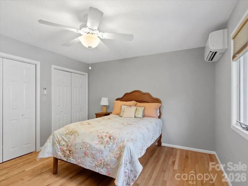 301 Robertson Street Burnsville NC 28714