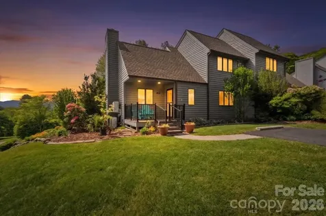 301 Robertson Street Burnsville NC 28714