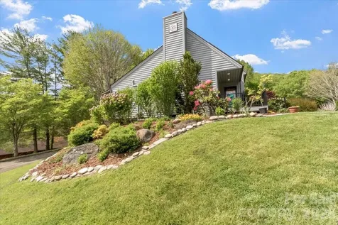 301 Robertson Street Burnsville NC 28714