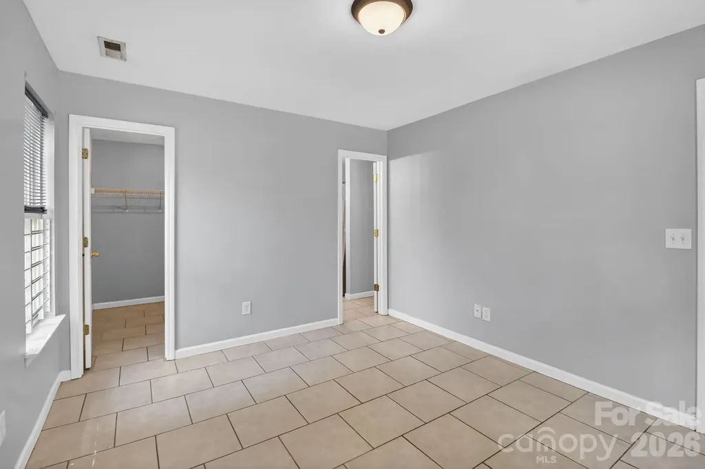 3335 Avalon Avenue Charlotte NC 28208