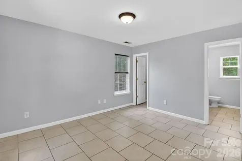 3335 Avalon Avenue Charlotte NC 28208