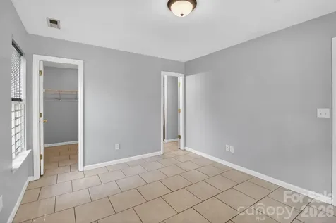 3335 Avalon Avenue Charlotte NC 28208