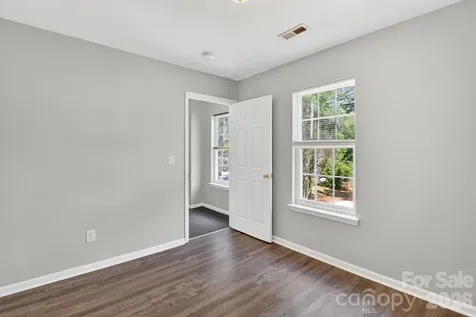 3335 Avalon Avenue Charlotte NC 28208