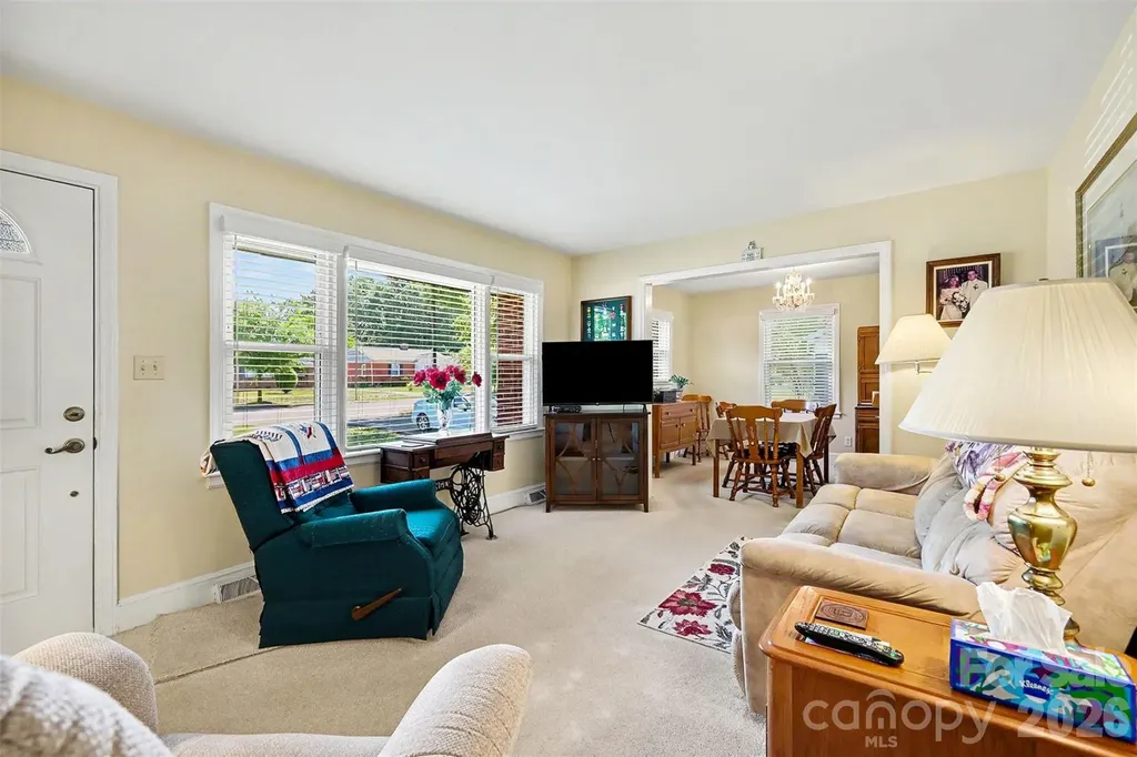 2240 Ashley Road Charlotte NC 28208