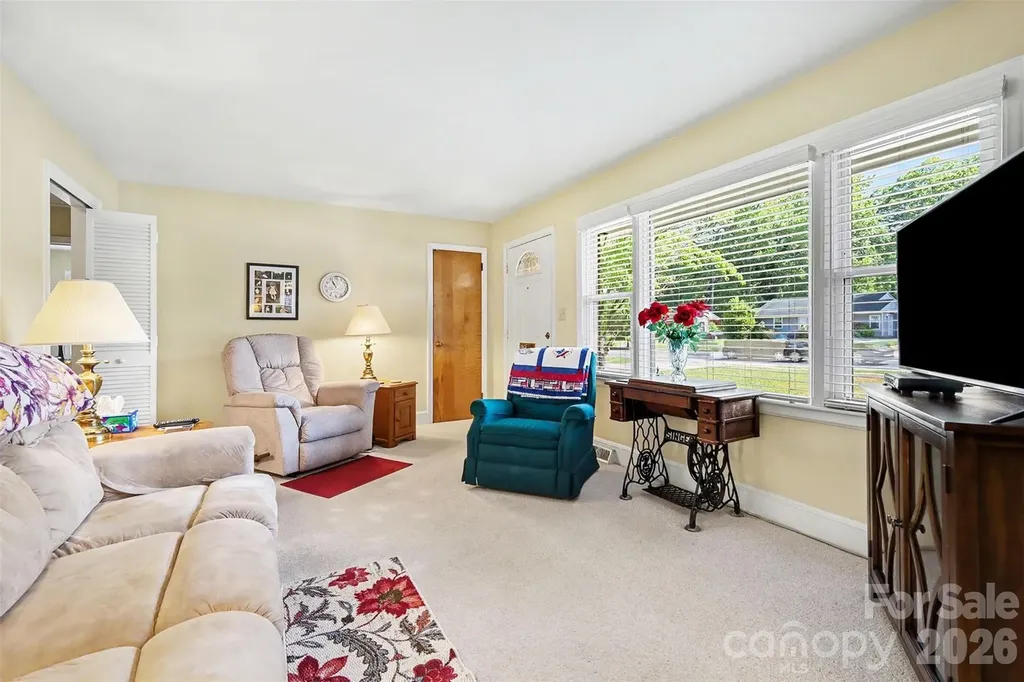 2240 Ashley Road Charlotte NC 28208