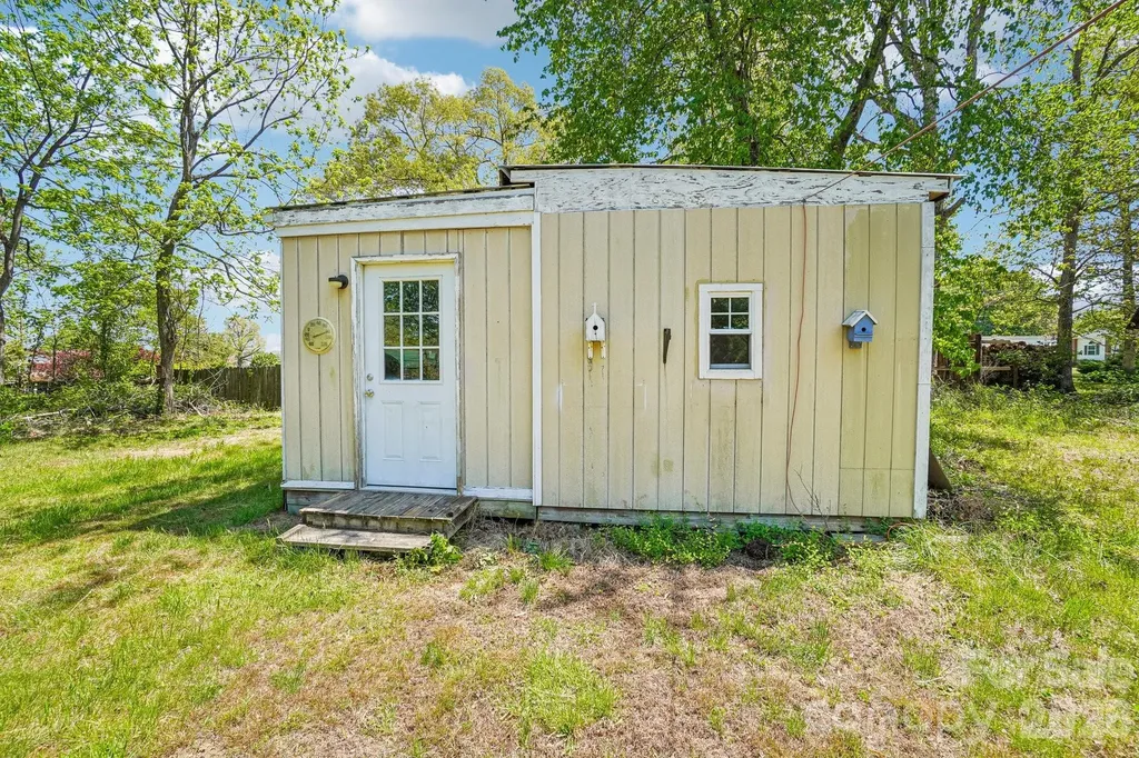 235 Gull Avenue East Flat Rock NC 28726