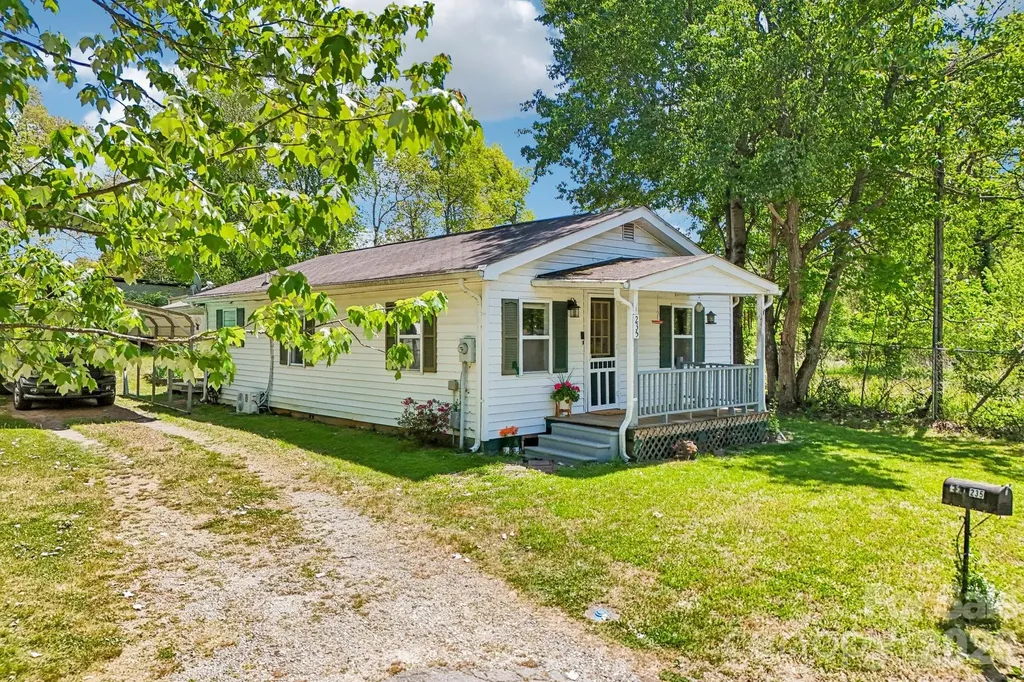 235 Gull Avenue East Flat Rock NC 28726