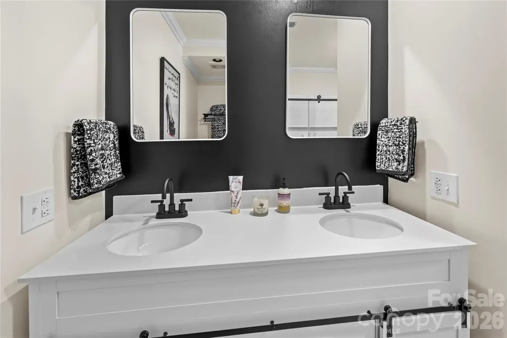 1801 Riverview Court Hendersonville NC 28739