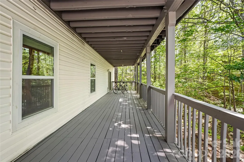 1801 Riverview Court Hendersonville NC 28739