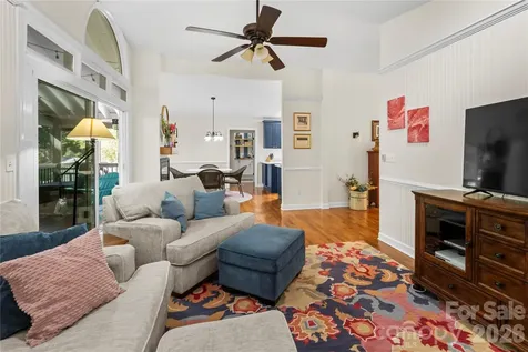 1801 Riverview Court Hendersonville NC 28739