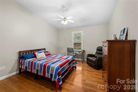1801 Riverview Court Hendersonville NC 28739